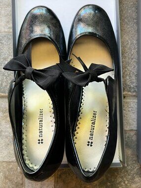 Naturalizer Black Mary Jane Bow Block Heel Pumps